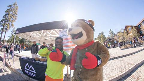 Guest taking a pic with Biggie