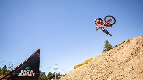 Best whip off competition, mtb in the air
