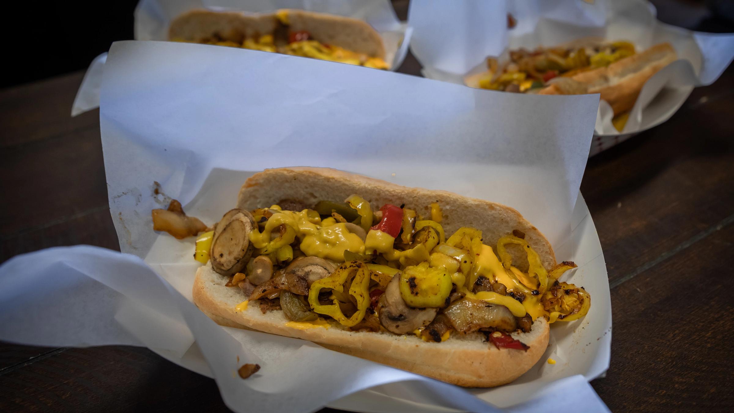 2020-01-03_BB_JM_CheeseSteak_HotDog_-5.jpg