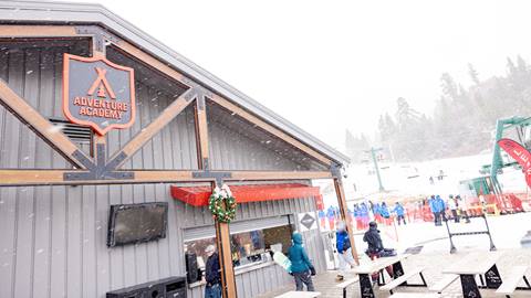 Bear Mountain Easy Street Coffee & Cocktails food and beverage location