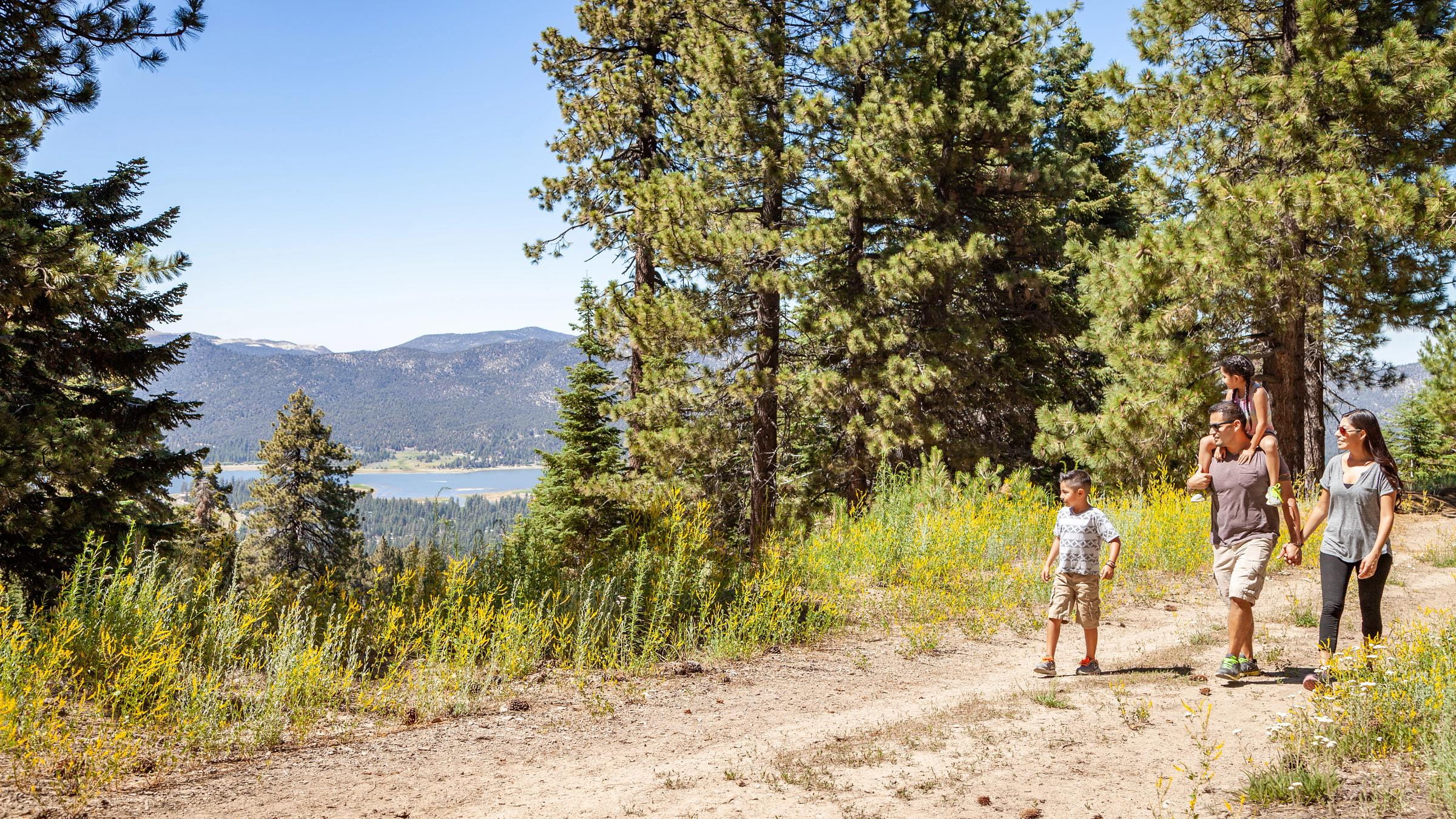 2018-07-07_SS_JM_Hispanic_Family_Base_Area_SkyChair_Hiking_-30.jpg