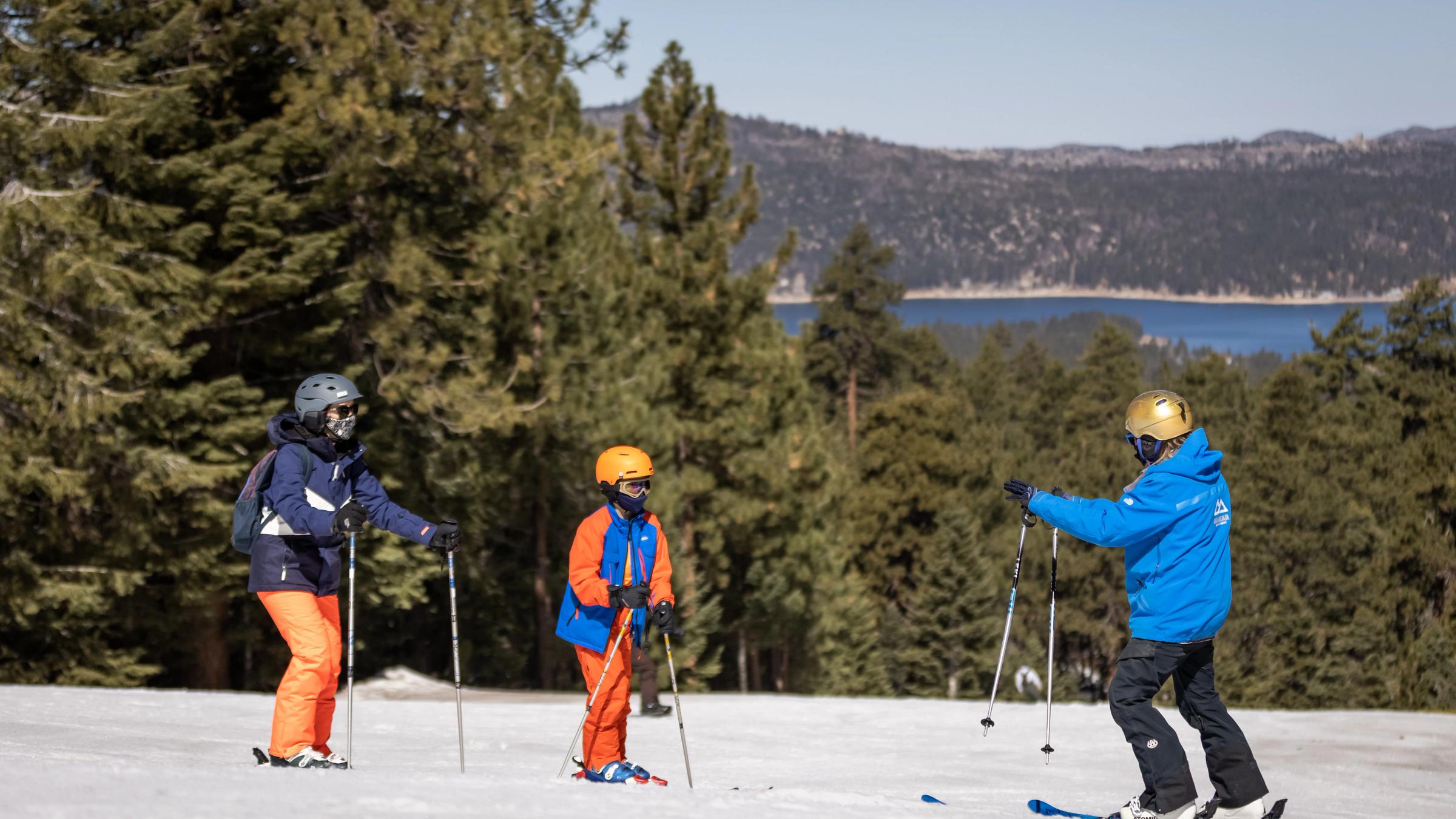 2021-04-03_SS_JM_Spring_Skiing_Family_-1.jpg