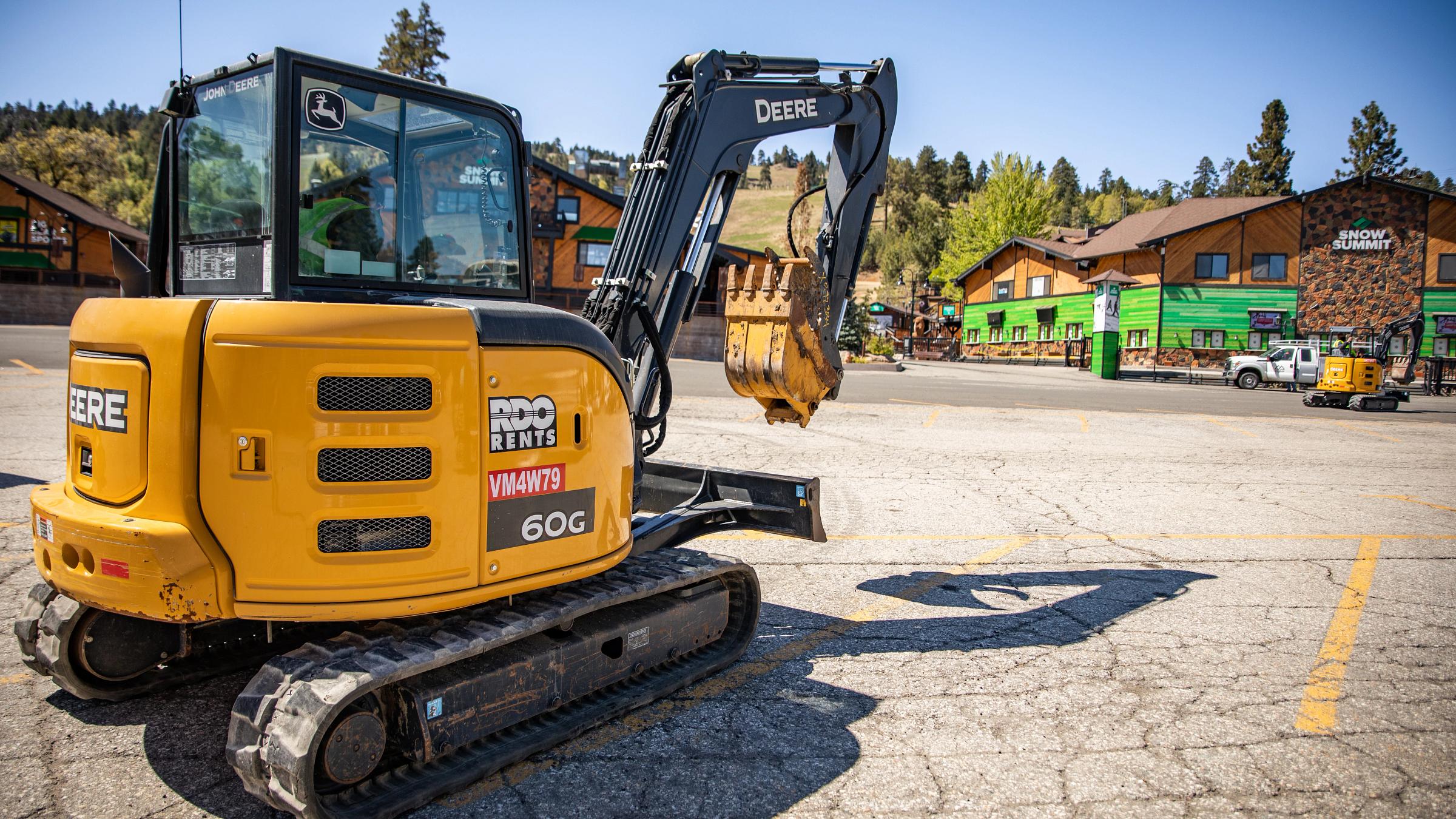 2020-05-19_SS_JM_Trail_Crew_Heavy_Machinery_-13.jpg