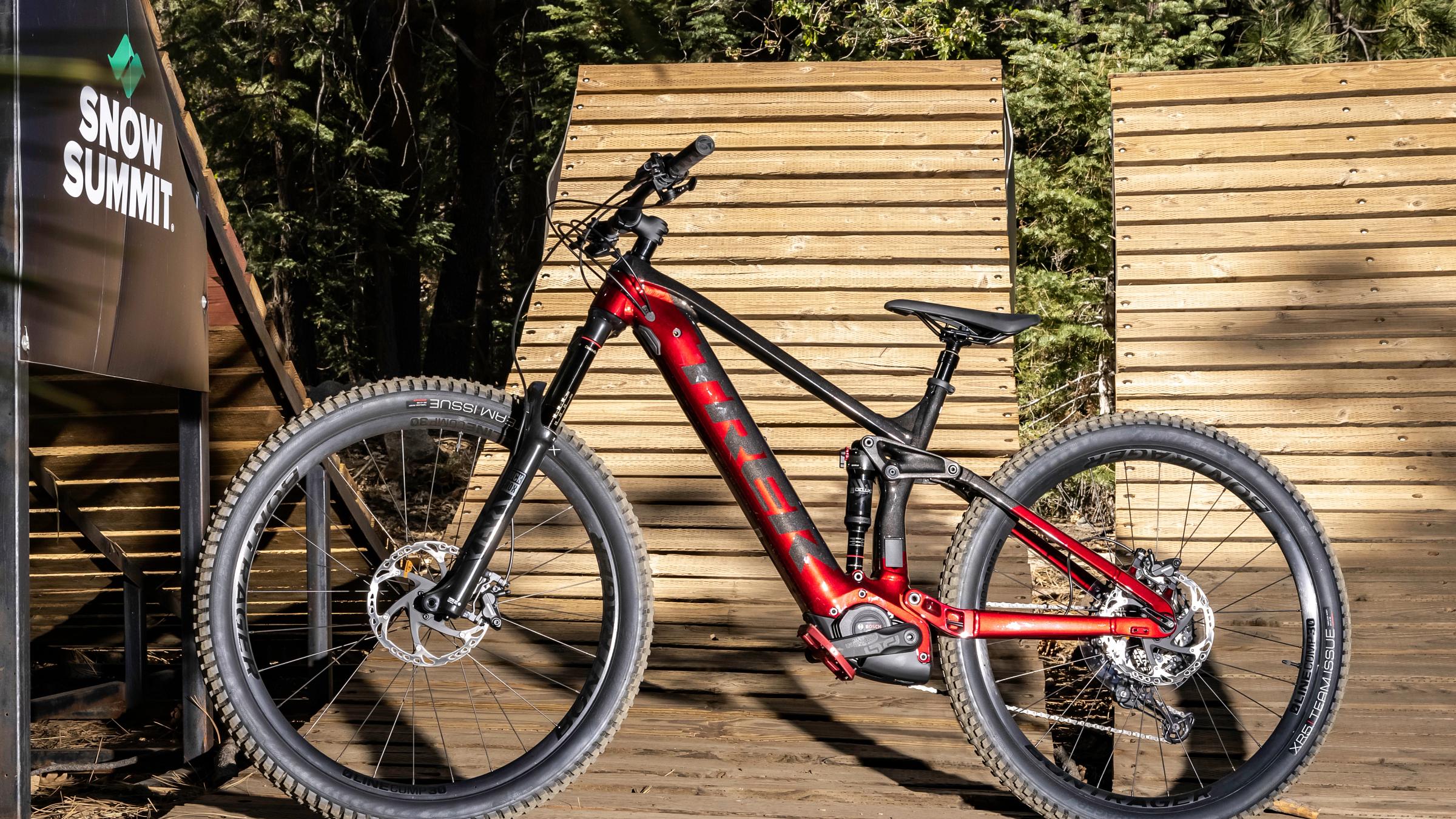 Electric mountain bike 