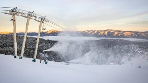 2021-12-10_BB_JM_FreshSnow_SnowMaking_Sunrise_-10.jpg