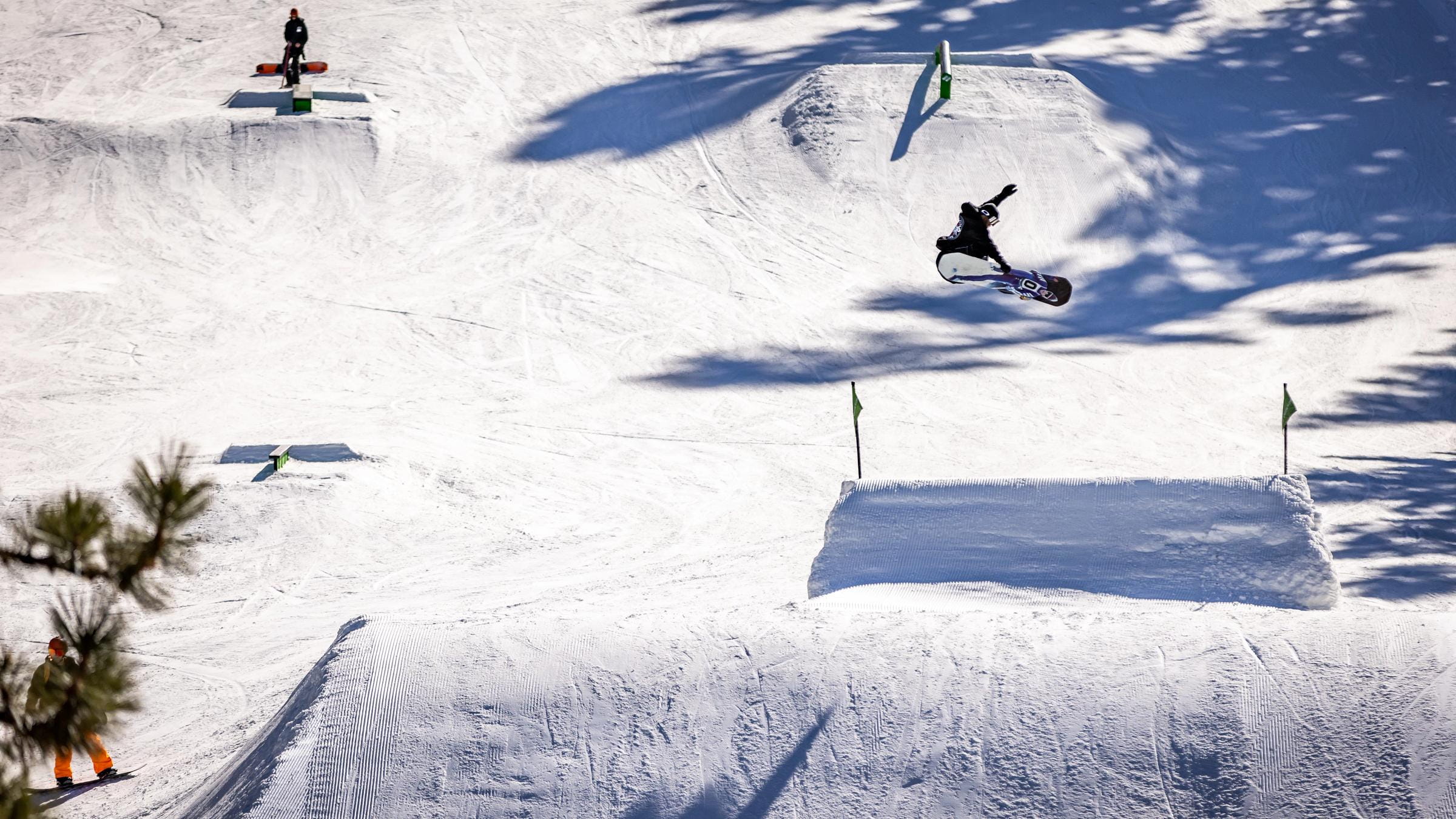 Snowboarder on a hip